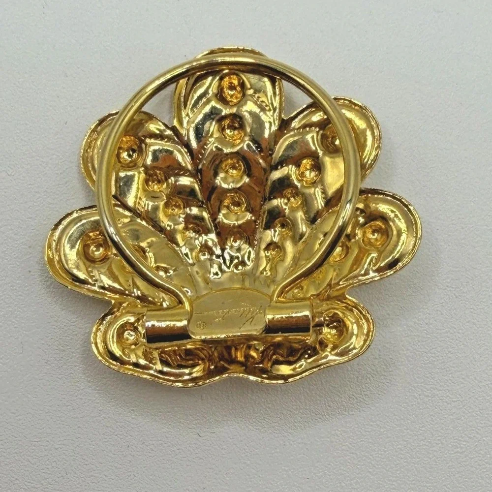 Kathie Lee Vintage Gold Tone Scalloped Shell Scarf Clip Accessory‎
